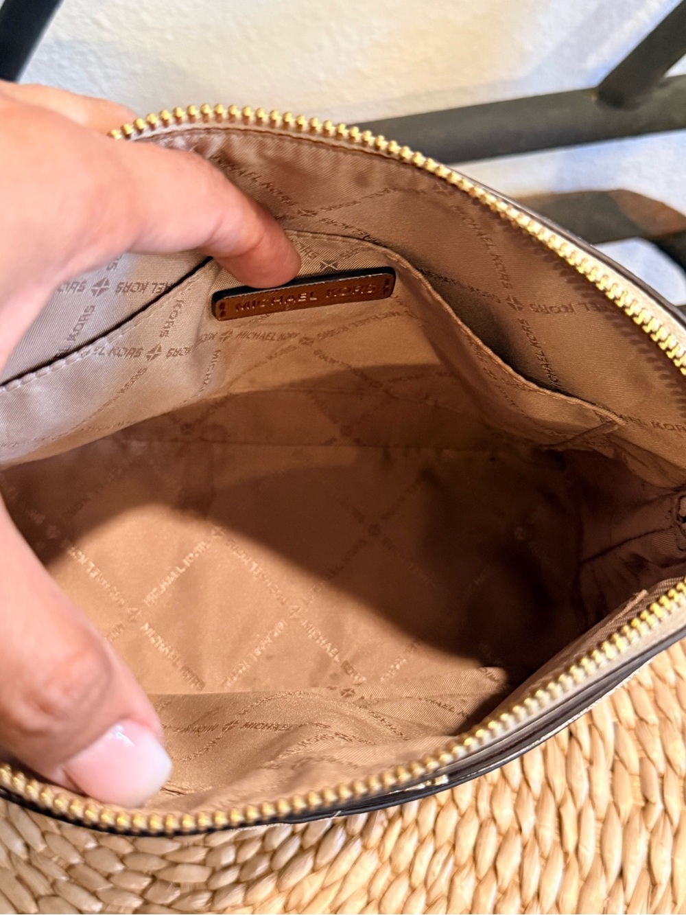 Michael Kors Beige Signature Monogram Crossbody Bag with Gold Hardware - Picture 4 of 14